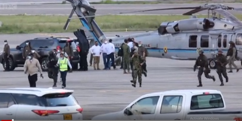 Helikopter Yang Membawa Presiden Kolombia Terkena Tembakan