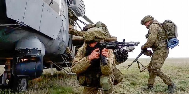 Rusia Tarik Pasukan Dari Perbatasan, AS Bekukan Bantuan Militer Ke Ukraina