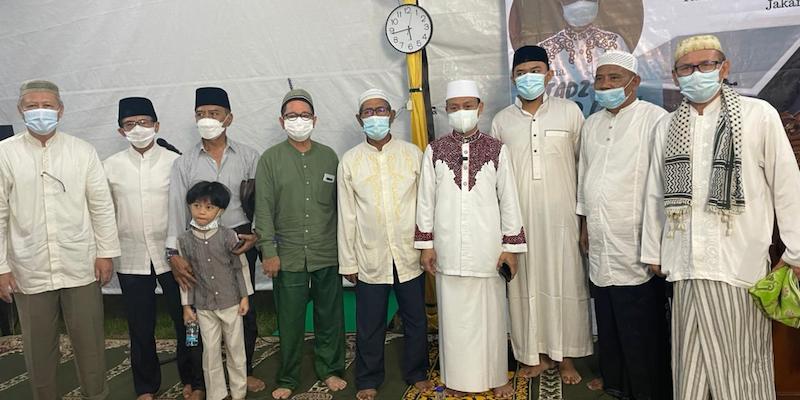 Ustad Dasad Latif memberikan kuliah Subuh di Masjid Tenda At Tabayyun, Taman Villa Meruya, Jakarta Barat/RMOL