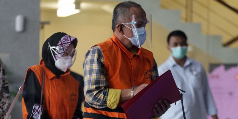 KPK Perpanjang Masa Penahanan Dua Tersangka Ade Barkah Dan Siti Aisyah