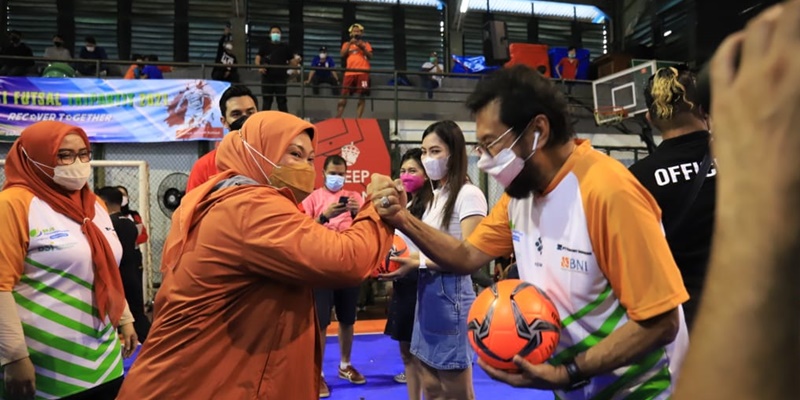 <i>Kick Off</i> Futsal Tripartit, Menaker: Perselisihan Pekerja-Pengusaha Bisa Selesai Di Lapangan