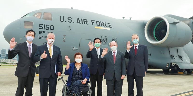 Xi Jinping Diam Pesawat C-17 Milik AS Bertengger Di Taiwan, Publik China Geram