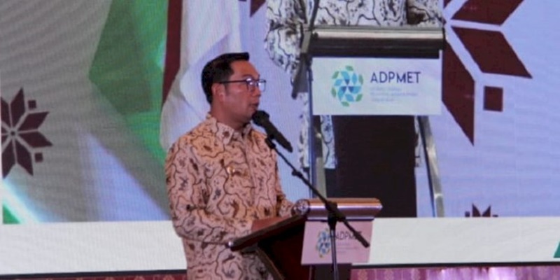 Ridwan Kamil Umumkan Sekolah Tatap Muka Ditunda, Ibadah Di Rumah Saja