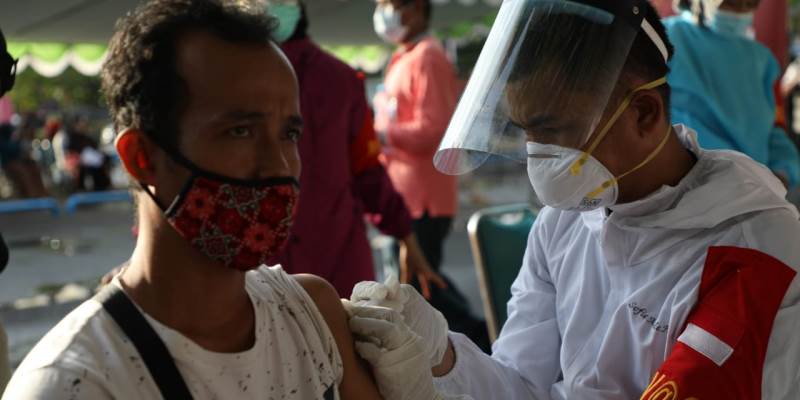 Tekan Laju Angka Covid-19, Ganip Warsito Tinjau Vaksinasi Di Bangkalan