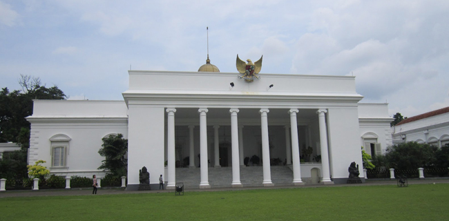 Jelang Aksi "Jokowi End Game", Jalan Menuju Istana Sudah Dipasang Barrier Beton