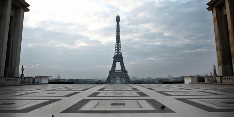 Sembilan Bulan Ditutup Menara Eiffel Kembali Dibuka Untuk Umum, Pengunjung Wajib Bawa Kartu Vaksin Dan Jaga Jarak