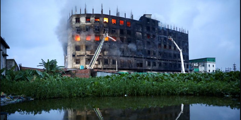 Puluhan Orang Hangus Terbakar Di Pabrik Makanan Di Dhaka