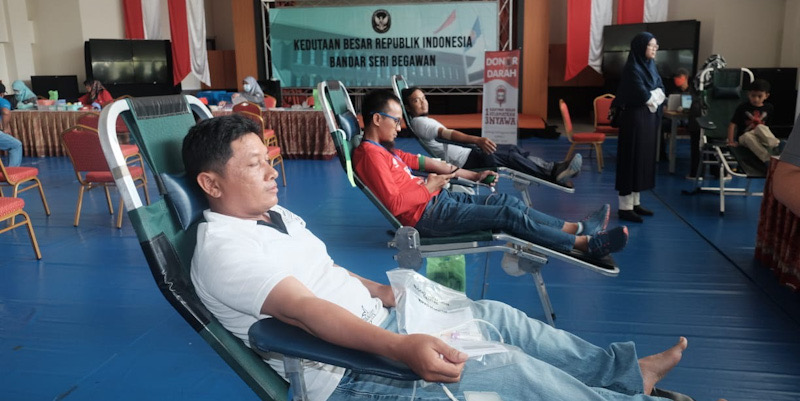 Jelang HUT RI Ke-76, KBRI Bandar Seri Begawan Berikan Layanan Kesehatan Gratis Dan Donor Darah