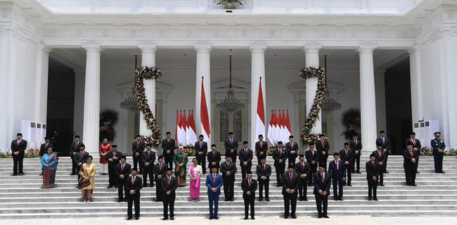 Menteri Mundur Pemantik Kejatuhan Jokowi
