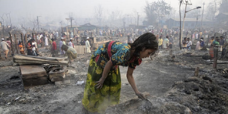 Kebakaran Di Cox's Bazar, Api Menghanguskan 63 Tenda Pengungsi Rohingya