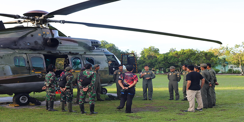 Dengan Heli Caracal, TNI Berhasil Evakuasi Dua Jenazah Teroris Poso