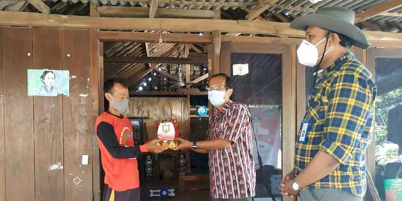 Laporkan Temuan Artefak Bekal Kubur, Warga Dusun Borangan Semarang Terima Penghargaan