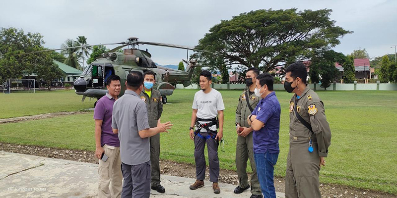 Dukung Evakuasi Dua Jenazah Teroris Poso, TNI Turunkan Heli Super Puma
