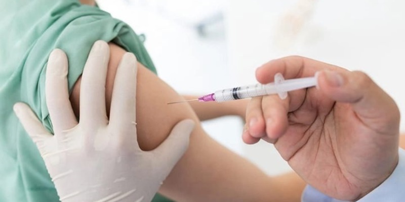 Kasus Suntik Vaksin Kosong, Kasatgas IDI: Semoga Sistem Kejar Target yang Buat Nakes Lalai dan Kelelahan Tidak Terulang
