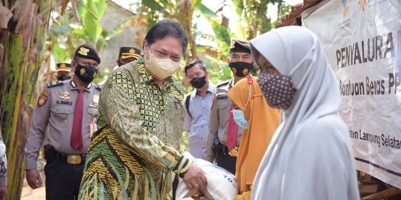 Pantau Langsung Penanganan Covid-19 di Lampung, Menko Airlangga Salut Kinerja Satgas di Tingkat Desa
