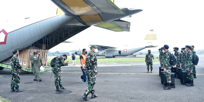 Bantu Penanganan Covid-19, TNI Kirim Alkes dan Nakes ke Kalimantan dan Sulawesi