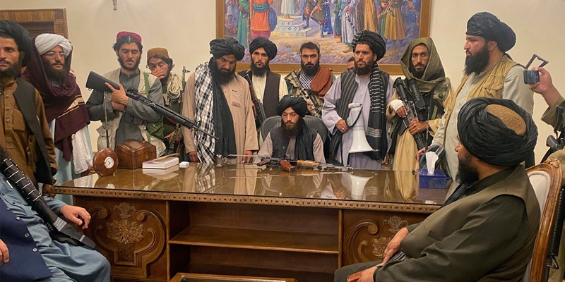 Umumkan Kemenangan dari Istana Kabul, Taliban: Menggulingkan Presiden adalah Prestasi Tak Tertandingi
