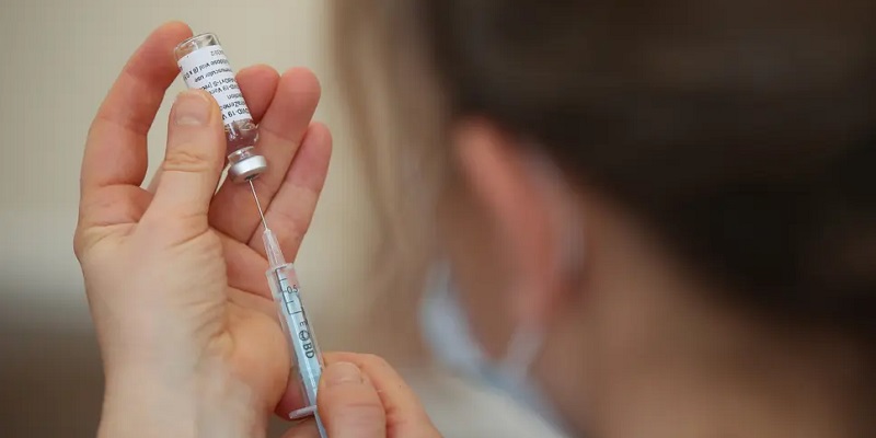 Tolak Wajib Vaksin, Serikat Pekerja Inggris Kritik Kampanye <i>"No Jab No Job"</i>