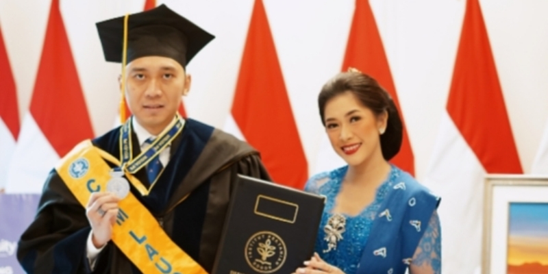 Ibas Raih Gelar Doktor IPB, SBY: <i>A New Beginning For You</i>