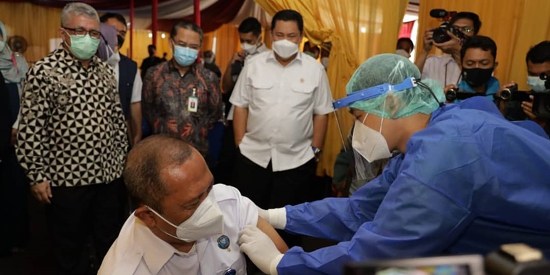 Bantu Penanganan Covid-19 Pemerintah, Jasa Raharja Gelar Vaksinasi dan Gelontorkan Sembako