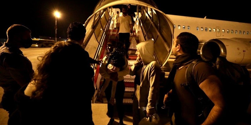 37 Aktivis Perempuan Afghanistan Tiba di Albania dengan Pesawat Sewaan LSM Hillary Clinton