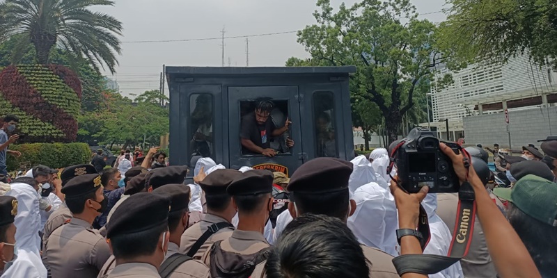 Pakai Simbol Papua Merdeka, Demo di Kedubes AS Dibubarkan Massa Tandingan