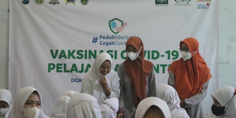 Kolaborasi Dengan Pemkot hingga Dunia Usaha, NU CARE-LAZISNU Gelar Vaksinasi untuk Santri dan Pelajar di Pasuruan