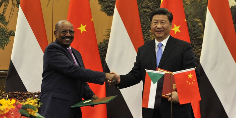 Di Sudan, Perusahaan China Gelembungkan Biaya Proyek Infrastruktur dan Suap Para Pejabat