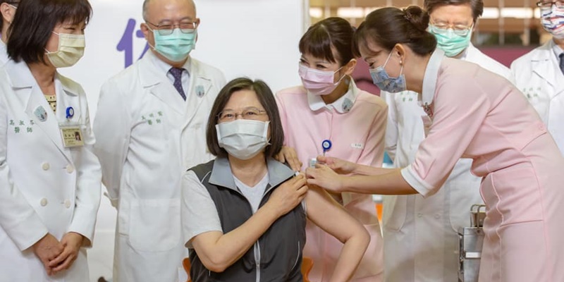 Presiden Tsai Ing-wen Terima Dosis Kedua Medigen, Vaksin Covid-19 Asli Buatan Taiwan