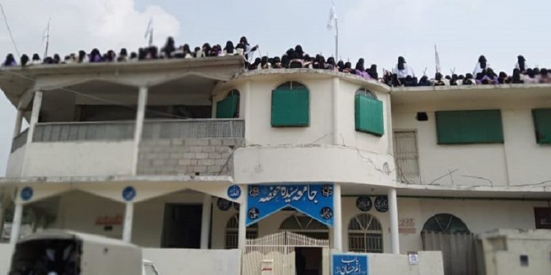 Bendera Taliban Berkibar di Masjid Lal Pakistan, Diizinkan PM Imran Khan?