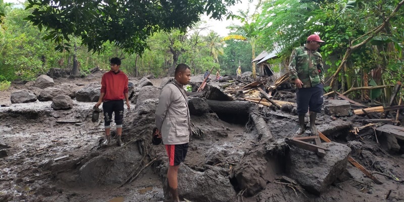Banjir Bandang Ngada Akibatkan Dua Warga Meninggal, Satu Orang Hilang