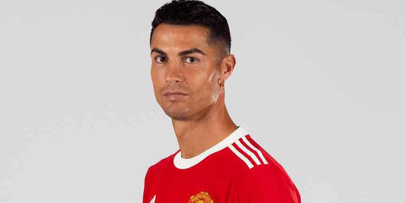 Biaya Datangkan Ronaldo Bisa Ditutup dengan Menjual 2,5 Juta Jersey MU