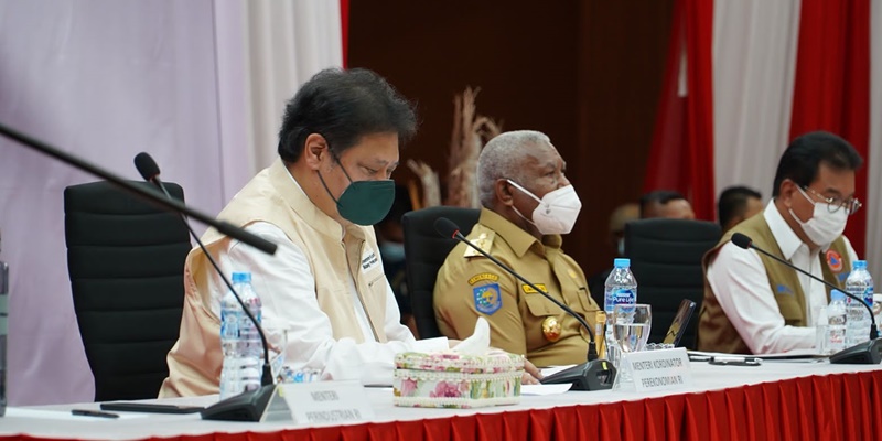 Di Sorong, Menko Airlangga Pimpin Hening Cipta untuk 4 Prajurit TNI yang Gugur