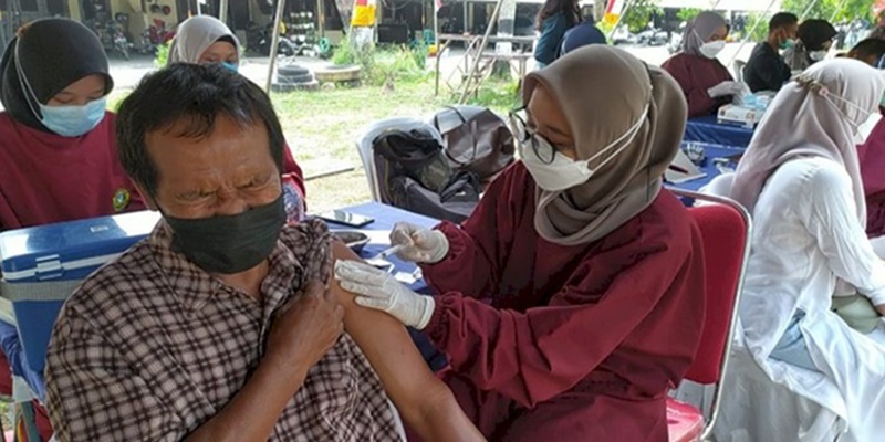 Di Batang, Banyak Warga "Kabur" saat Vaksinasi Dosis Kedua