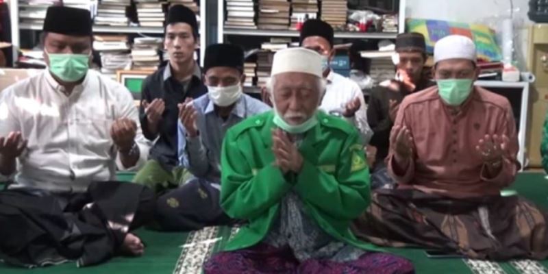 Abuya Muhtadi dan Sultan Tidore Doakan Korban Kebakaran Lapas Tangerang