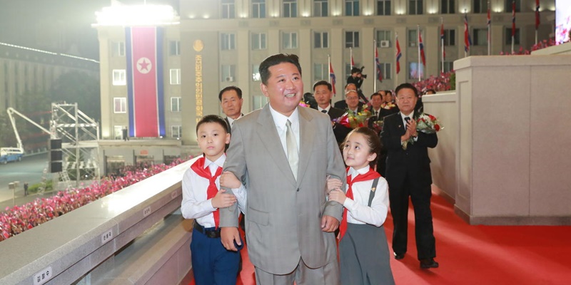Puji Penampilan Terbaru Kim Jong Un dan Membandingkannya dengan Joe Biden, Dua Media AS Dikecam Warganet