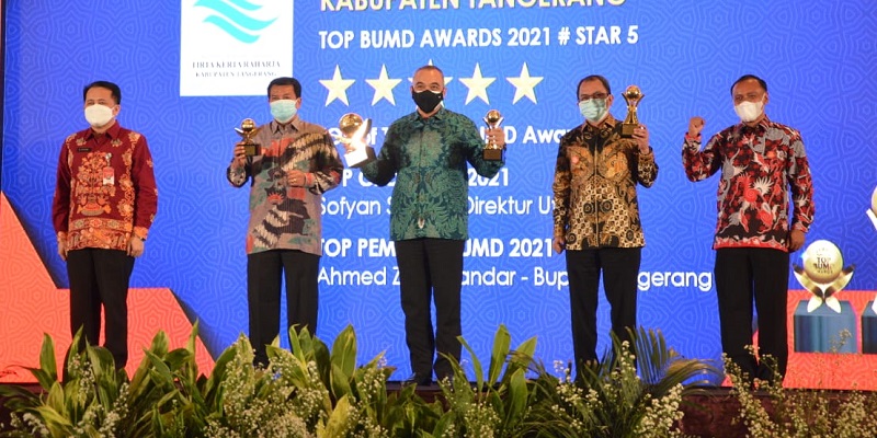 Pemkab Tangerang Borong Penghargaan Top BUMD Award 2021