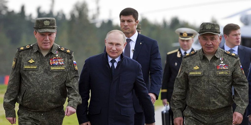 Putin Saksikan Langsung Latihan Militer Rusia-Belarusia Zapad 2021