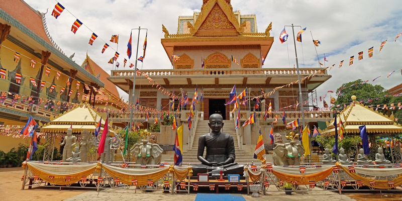 Kamboja Batalkan 'Festival Orang Mati' Setelah 50 Biksu Positif Covid-19