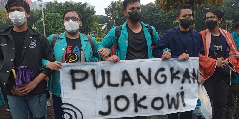 Pulangkan Jokowi<i>!</i>