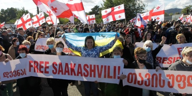 Tentang Kepulangan Saakashvili ke Tanah Air dari Pengasingan, Pengamat: Alih-alih Menyelamatkan Negara, Malah Masuk Penjara