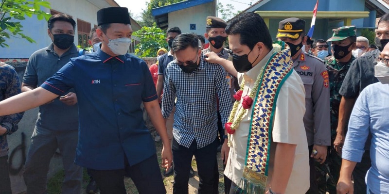Didampingi 2 Mantan Ketum HMI, Erick Thohir Kunjungi Kampung Halamannya