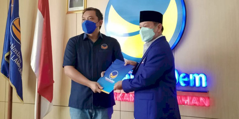 Terima SK, Herman HN Kini Resmi Pimpin Nasdem Lampung