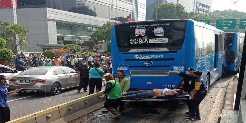 Polisi Dalami Unsur Kelalaian dalam Kecelakaan Bus Transjakarta