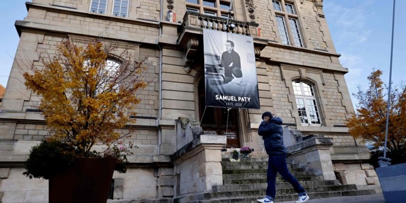 Prancis Peringati Setahun Kematian Samuel Paty
