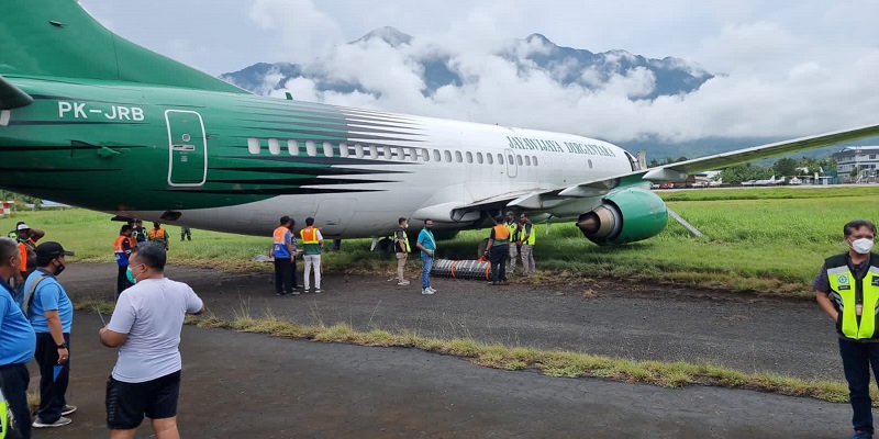 Pesawat kargo Jayawijaya Dirgantara tergelincir di Bandara Sentani, Jayapura, Papua, Jumat pagi, 22 Oktober/Ist
