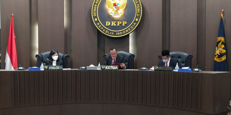 Imbas Meloloskan Pencalonan Orient P. Riwu, Dua Anggota KPU Sabu Raijua Dipecat DKPP