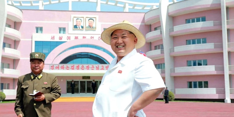 Pemimpin Tertinggi Republik Demokratik Rakyat Korea Kim Jong Un saat mengunjungi Panti Asuhan dan Rumah Bayi di Wonsan/Net