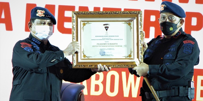 Dianugerahi Warga Kehormatan Utama, Prabowo Subianto: Jaga Kehormatan Korbrimob Polri