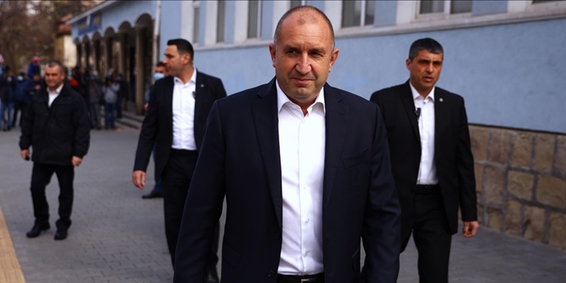 Raih Angka Telak, Rumen Radev Menangkan Masa Jabatan Kedua sebagai Presiden Bulgaria